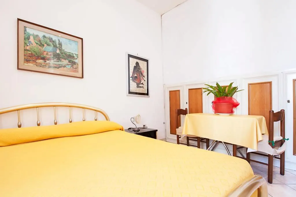 Bed And Breakfast Gianni Rome 2*,